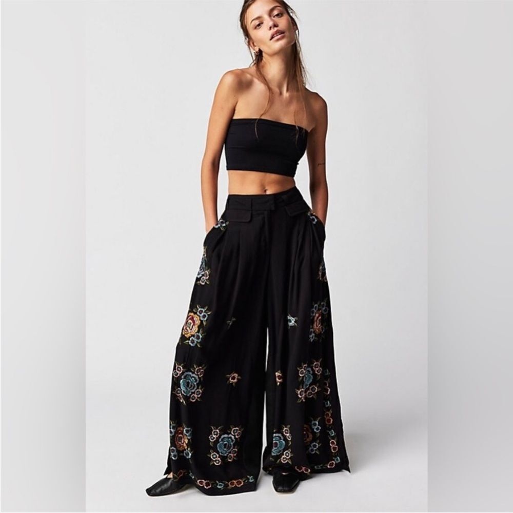 Free People Florence
Embroidered Pants